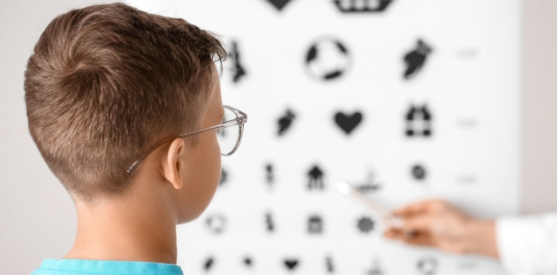 kid having an eye exam